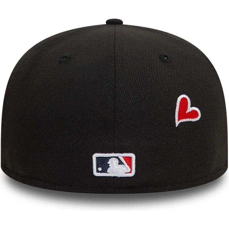 svart-platt-keps-justerad-59fifty-heart-icon-fran-atlanta-braves-mlb-av-new-era