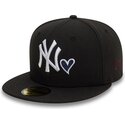 svart-platt-keps-justerad-59fifty-heart-icon-fran-new-york-yankees-mlb-av-new-era