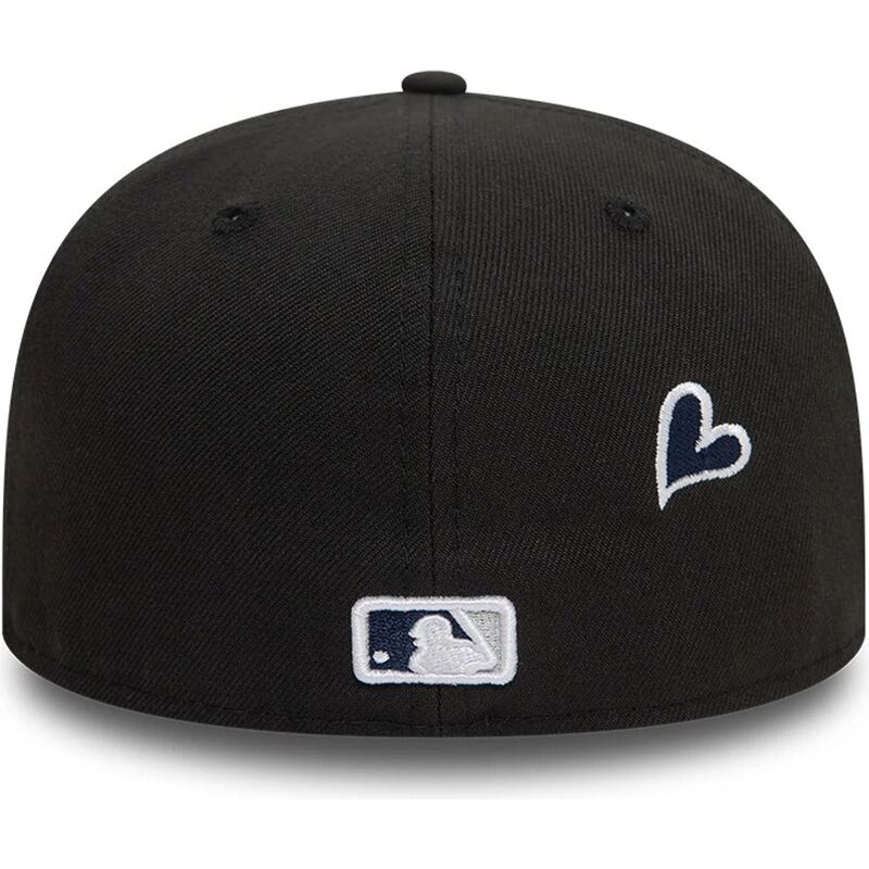 svart-platt-keps-justerad-59fifty-heart-icon-fran-new-york-yankees-mlb-av-new-era