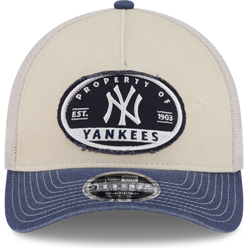 beige-och-marinbla-trucker-keps-9forty-m-crown-a-frame-fray-fran-new-york-yankees-mlb-av-new-era