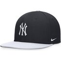 marinbla-och-vit-platt-keps-snapback-for-barn-dri-fit-pro-structured-square-bill-fran-new-york-yankees-mlb-av-nike
