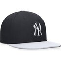 marinbla-och-vit-platt-keps-snapback-for-barn-dri-fit-pro-structured-square-bill-fran-new-york-yankees-mlb-av-nike