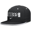 svart-platt-keps-justerbar-primetime-dri-fit-true-structured-round-bill-fran-new-york-yankees-mlb-av-nike