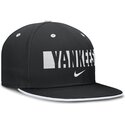 svart-platt-keps-justerbar-primetime-dri-fit-true-structured-round-bill-fran-new-york-yankees-mlb-av-nike