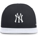 marinbla-och-vit-platt-keps-snapback-dri-fit-pro-structured-square-bill-fran-new-york-yankees-mlb-av-nike