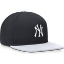 marinbla-och-vit-platt-keps-snapback-dri-fit-pro-structured-square-bill-fran-new-york-yankees-mlb-av-nike