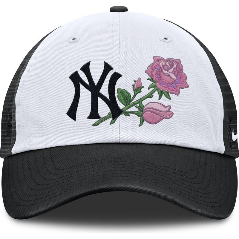 svart-och-vit-justerbar-trucker-keps-mothers-day-club-unstructured-fran-new-york-yankees-mlb-av-nike