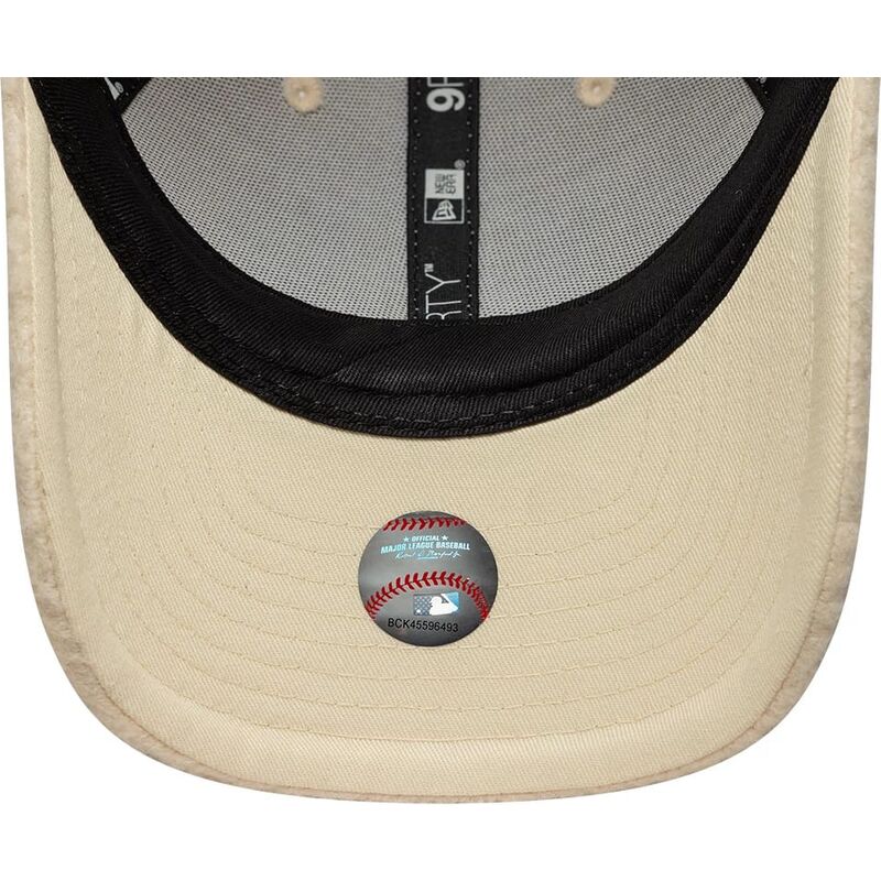 kepsar-bojd-beige-snapback-9forty-m-crown-winter-borg-fran-los-angeles-dodgers-mlb-av-new-era