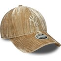 kepsar-bojd-beige-justerbart-band-9twenty-velour-fran-new-york-yankees-mlb-av-new-era