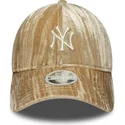 kepsar-bojd-beige-justerbart-band-9twenty-velour-fran-new-york-yankees-mlb-av-new-era