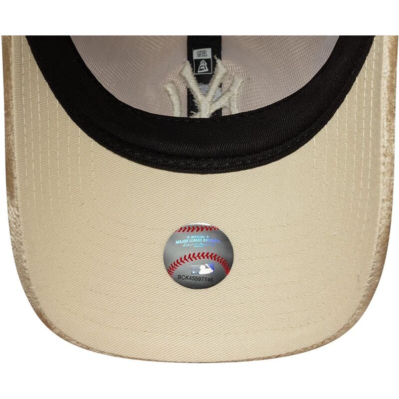 kepsar-bojd-beige-justerbart-band-9twenty-velour-fran-new-york-yankees-mlb-av-new-era kepsar-bojd-beige-justerbart-band-9twenty-velour-fran-new-york-yankees-mlb-av-new-era
