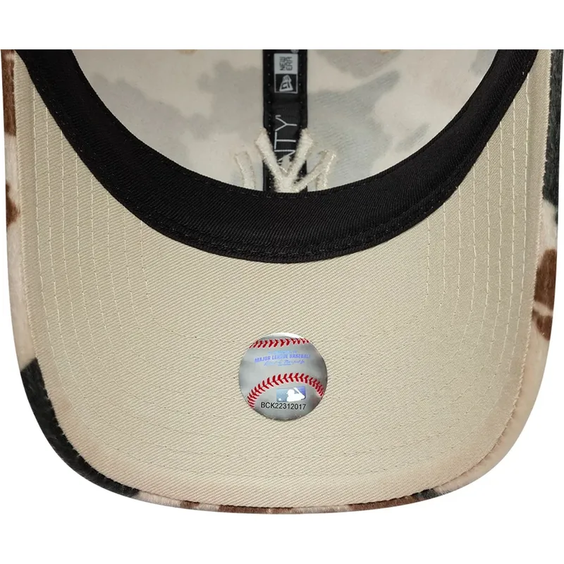 kepsar-bojd-brun-justerbart-band-9twenty-animal-print-fran-new-york-yankees-mlb-av-new-era