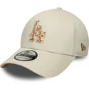 kepsar-bojd-beige-justerbart-band-9forty-faux-pony-infill-fran-los-angeles-dodgers-mlb-av-new-era
