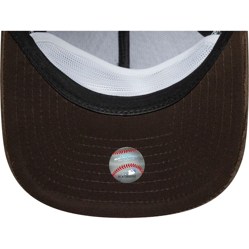 kepsar-bojd-brun-snapback-19twenty-cooperstown-cord-fran-chicago-cubs-mlb-av-new-era