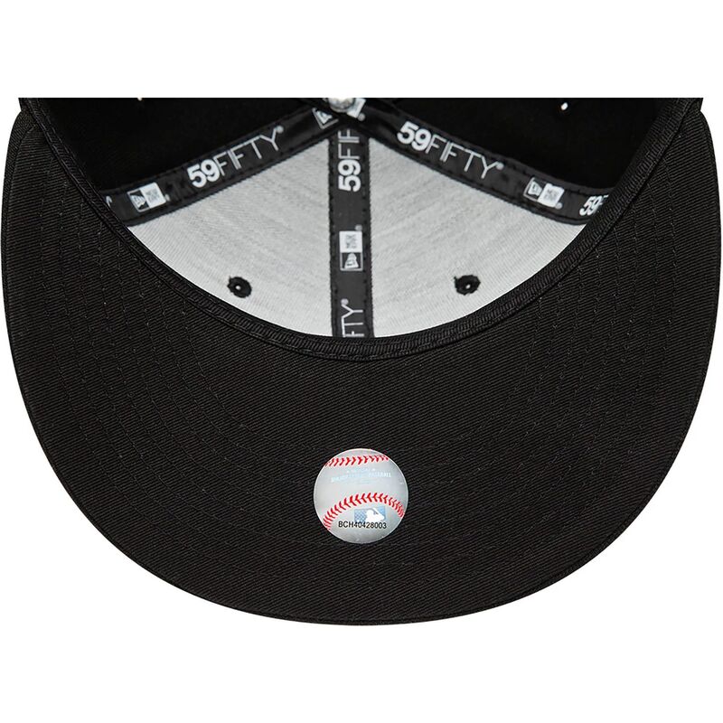 kepsar-platt-svart-justerad-59fifty-fran-chicago-white-sox-mlb-av-new-era kepsar-platt-svart-justerad-59fifty-fran-chicago-white-sox-mlb-av-new-era