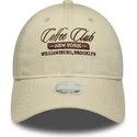 kepsar-bojd-beige-justerbart-band-9twenty-coffee-club-av-new-era