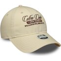 kepsar-bojd-beige-justerbart-band-9twenty-coffee-club-av-new-era