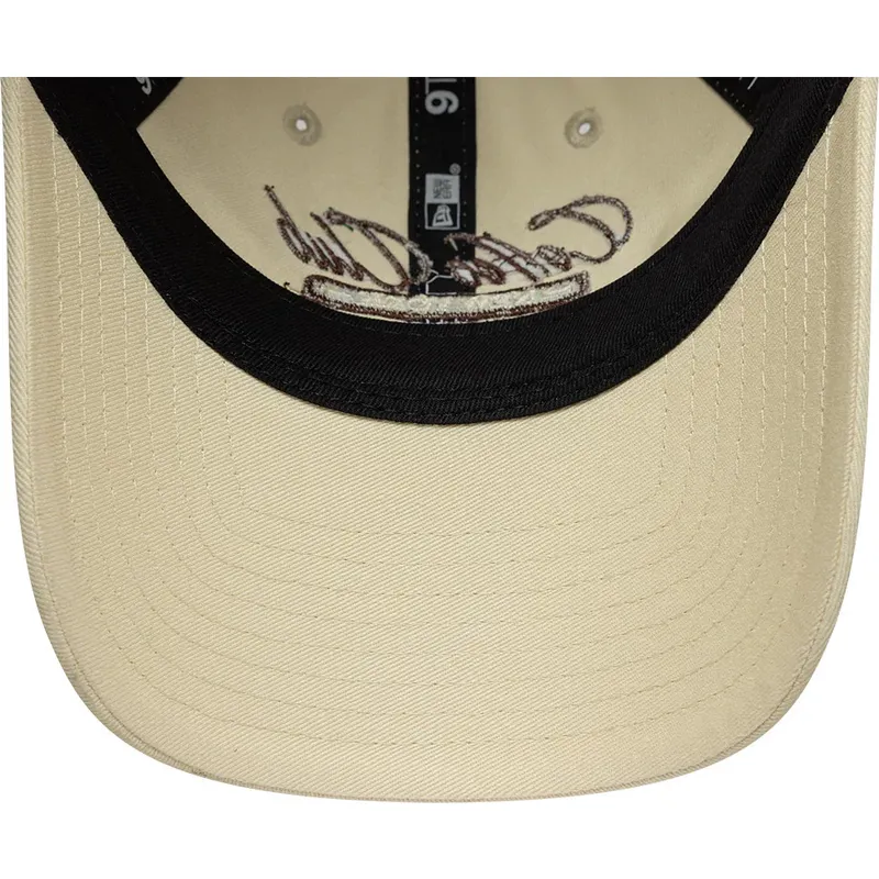kepsar-bojd-beige-justerbart-band-9twenty-coffee-club-av-new-era