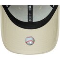 kepsar-bojd-beige-justerbart-band-9forty-league-essential-fran-new-york-yankees-mlb-av-new-era