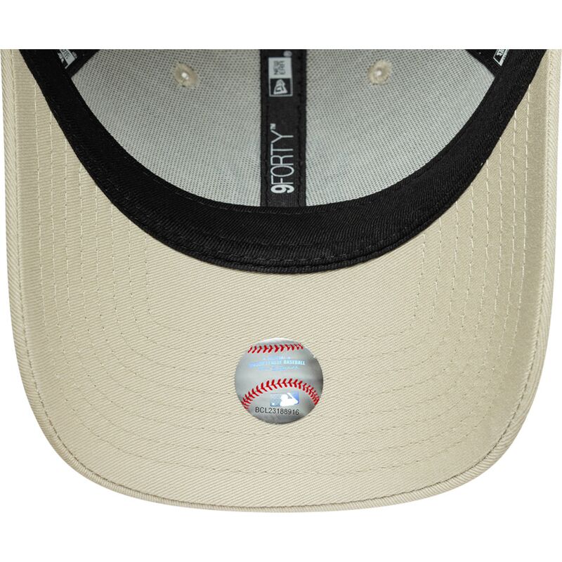 kepsar-bojd-beige-justerbart-band-9forty-league-essential-fran-new-york-yankees-mlb-av-new-era