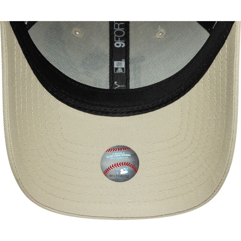 kepsar-bojd-beige-justerbart-band-9forty-outdoor-icon-fran-los-angeles-dodgers-mlb-av-new-era
