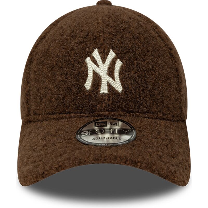 kepsar-bojd-brun-snapback-9forty-winter-borg-fran-new-york-yankees-mlb-av-new-era