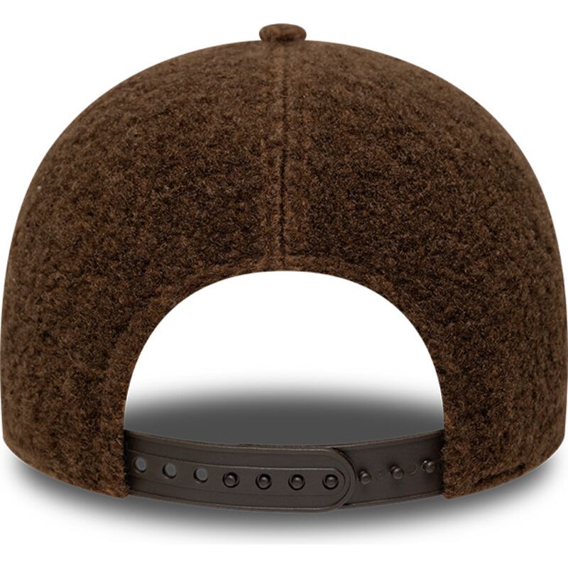 kepsar-bojd-brun-snapback-9forty-winter-borg-fran-new-york-yankees-mlb-av-new-era