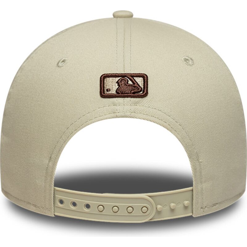 kepsar-bojd-beige-snapback-9forty-m-crown-fran-new-york-yankees-mlb-av-new-era kepsar-bojd-beige-snapback-9forty-m-crown-fran-new-york-yankees-mlb-av-new-era