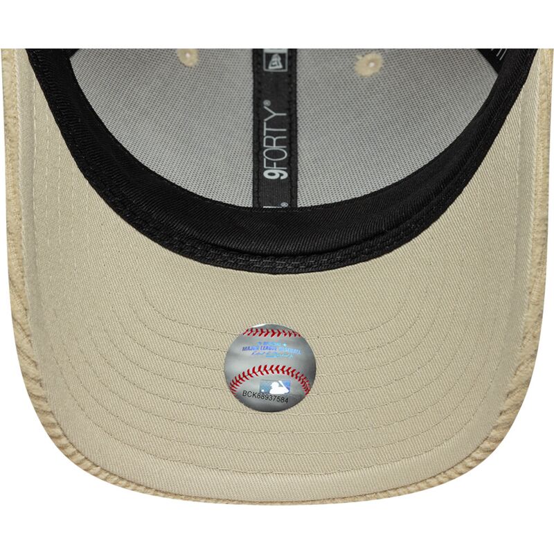 kepsar-bojd-beige-justerbart-band-9forty-m-crown-cord-fran-new-york-yankees-mlb-av-new-era kepsar-bojd-beige-justerbart-band-9forty-m-crown-cord-fran-new-york-yankees-mlb-av-new-era