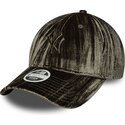 kepsar-bojd-gron-justerbart-band-9twenty-velour-fran-new-york-yankees-mlb-av-new-era