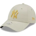 beige-justerbar-kurvad-keps-for-dam-med-gyllene-logotyp-9forty-metallic-logo-fran-new-york-yankees-mlb-av-new-era