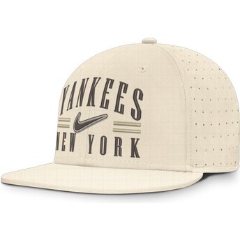 Kepsar platt beige justerad Dri-Fit True Structured Aero Bill från New York Yankees MLB av Nike