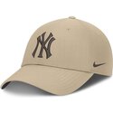 kepsar-bojd-beige-justerbart-band-club-structured-uv-poly-ripstop-fran-new-york-yankees-mlb-av-nike