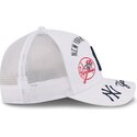 kepsar-bojd-vit-snapback-9forty-m-crown-a-frame-all-over-fran-new-york-yankees-mlb-av-new-era