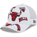 kepsar-bojd-vit-snapback-9forty-m-crown-a-frame-all-over-fran-chicago-bulls-nba-av-new-era