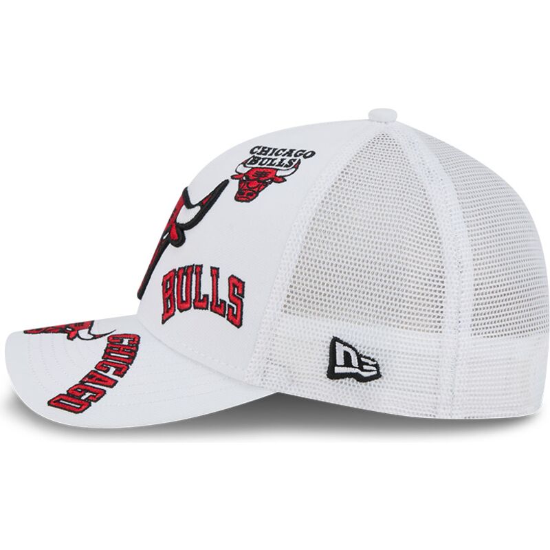 kepsar-bojd-vit-snapback-9forty-m-crown-a-frame-all-over-fran-chicago-bulls-nba-av-new-era