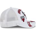 kepsar-bojd-vit-snapback-9forty-m-crown-a-frame-all-over-fran-chicago-bulls-nba-av-new-era