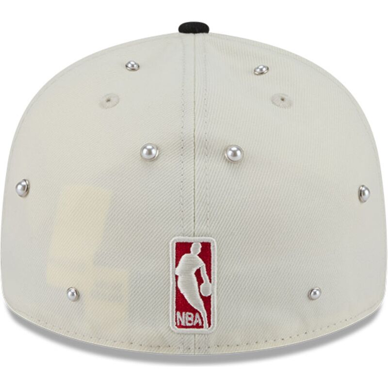 kepsar-bojd-beige-justerad-59fifty-beads-na-lifestyle-f1-fran-chicago-bulls-nba-av-new-era kepsar-bojd-beige-justerad-59fifty-beads-na-lifestyle-f1-fran-chicago-bulls-nba-av-new-era