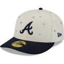 kepsar-bojd-beige-justerad-59fifty-beads-na-lifestyle-f1-fran-atlanta-braves-mlb-av-new-era