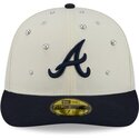 kepsar-bojd-beige-justerad-59fifty-beads-na-lifestyle-f1-fran-atlanta-braves-mlb-av-new-era