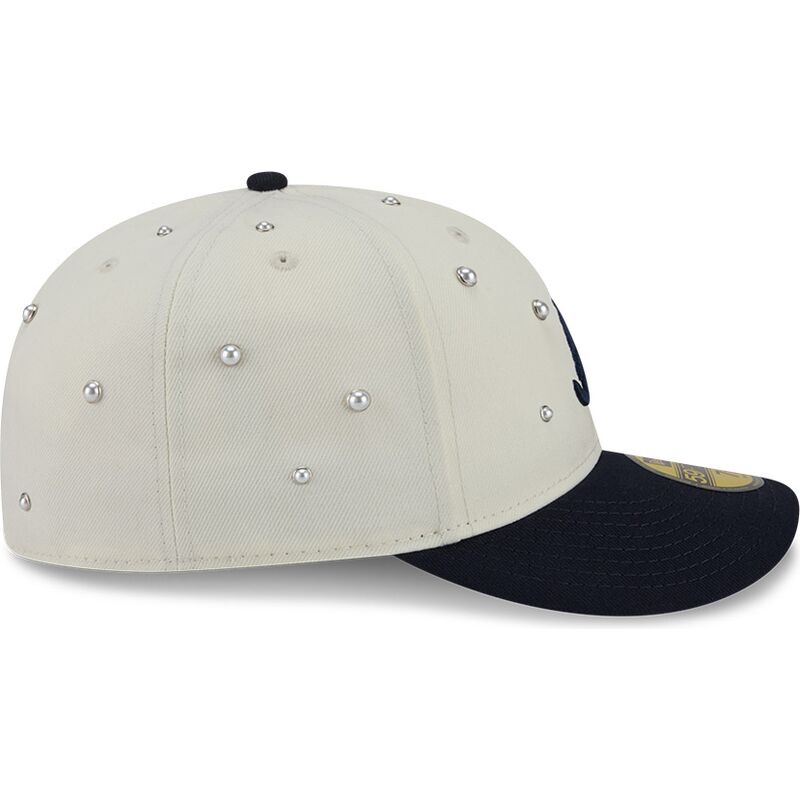 kepsar-bojd-beige-justerad-59fifty-beads-na-lifestyle-f1-fran-atlanta-braves-mlb-av-new-era kepsar-bojd-beige-justerad-59fifty-beads-na-lifestyle-f1-fran-atlanta-braves-mlb-av-new-era