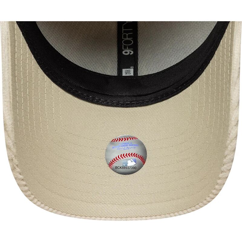 kepsar-bojd-beige-justerbart-band-9forty-cord-fran-new-york-yankees-mlb-av-new-era kepsar-bojd-beige-justerbart-band-9forty-cord-fran-new-york-yankees-mlb-av-new-era