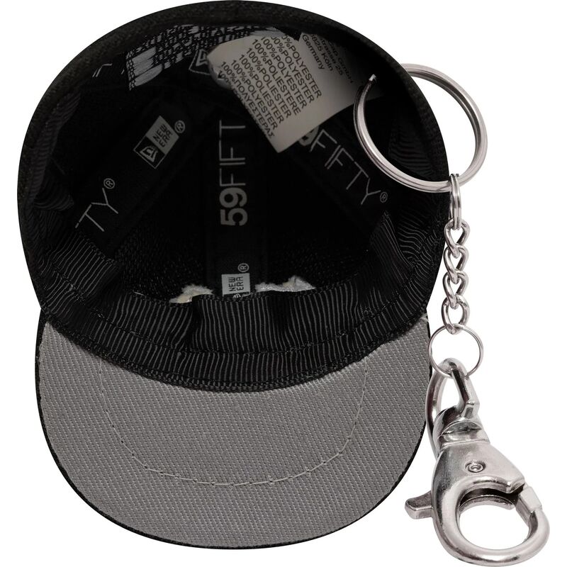 tillbehor-svart-llavero-mini-cap-keychain-av-new-era tillbehor-svart-llavero-mini-cap-keychain-av-new-era