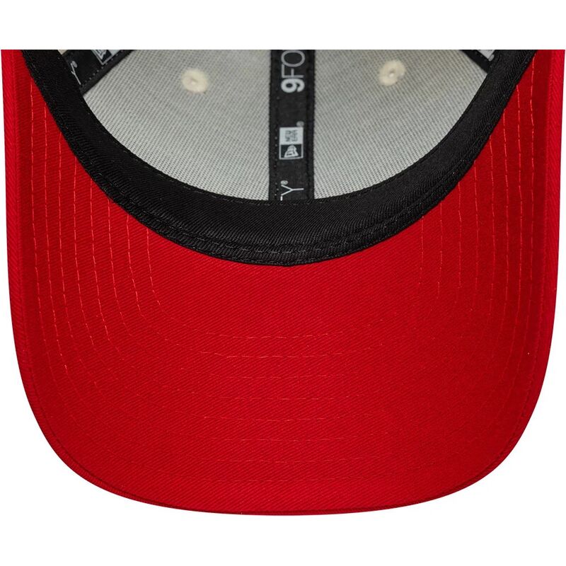kepsar-bojd-beige-justerbart-band-for-barn-9forty-contrast-fran-manchester-united-football-club-premier-league-av-new-era
