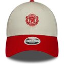 kepsar-bojd-beige-justerbart-band-9forty-contrast-fran-manchester-united-football-club-premier-league-av-new-era