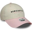 kepsar-bojd-beige-justerbart-band-rosa-9twenty-fran-newcastle-united-football-club-premier-league-av-new-era