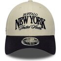 kepsar-bojd-beige-justerbart-band-9forty-m-crown-wordmark-fran-buffalo-new-york-av-new-era