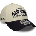 kepsar-bojd-beige-justerbart-band-9forty-m-crown-wordmark-fran-buffalo-new-york-av-new-era