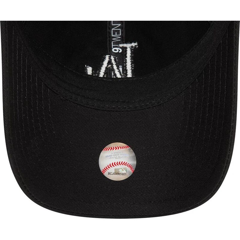 svart-bojd-justerbar-keps-med-svart-logotyp-9twenty-league-essential-fran-los-angeles-dodgers-mlb-av-new-era svart-bojd-justerbar-keps-med-svart-logotyp-9twenty-league-essential-fran-los-angeles-dodgers-mlb-av-new-era
