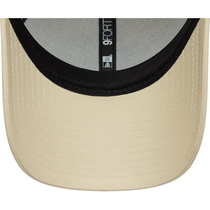 kepsar-bojd-beige-justerbart-band-9forty-core-fran-ducati-motor-motogp-av-new-era kepsar-bojd-beige-justerbart-band-9forty-core-fran-ducati-motor-motogp-av-new-era
